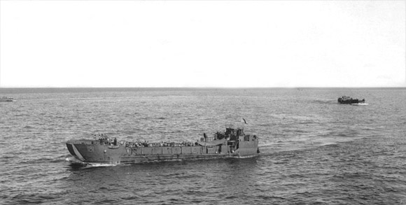 LCT's full of survivors. Click for hi-res version